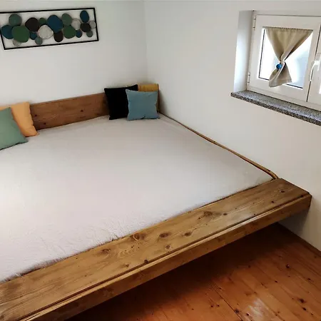 Apartman Emili Malinska Exterior foto
